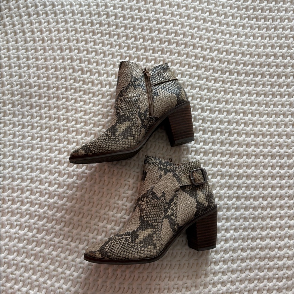 Lucky Brand Gray Ankle Booties with Snakeskin Pattern